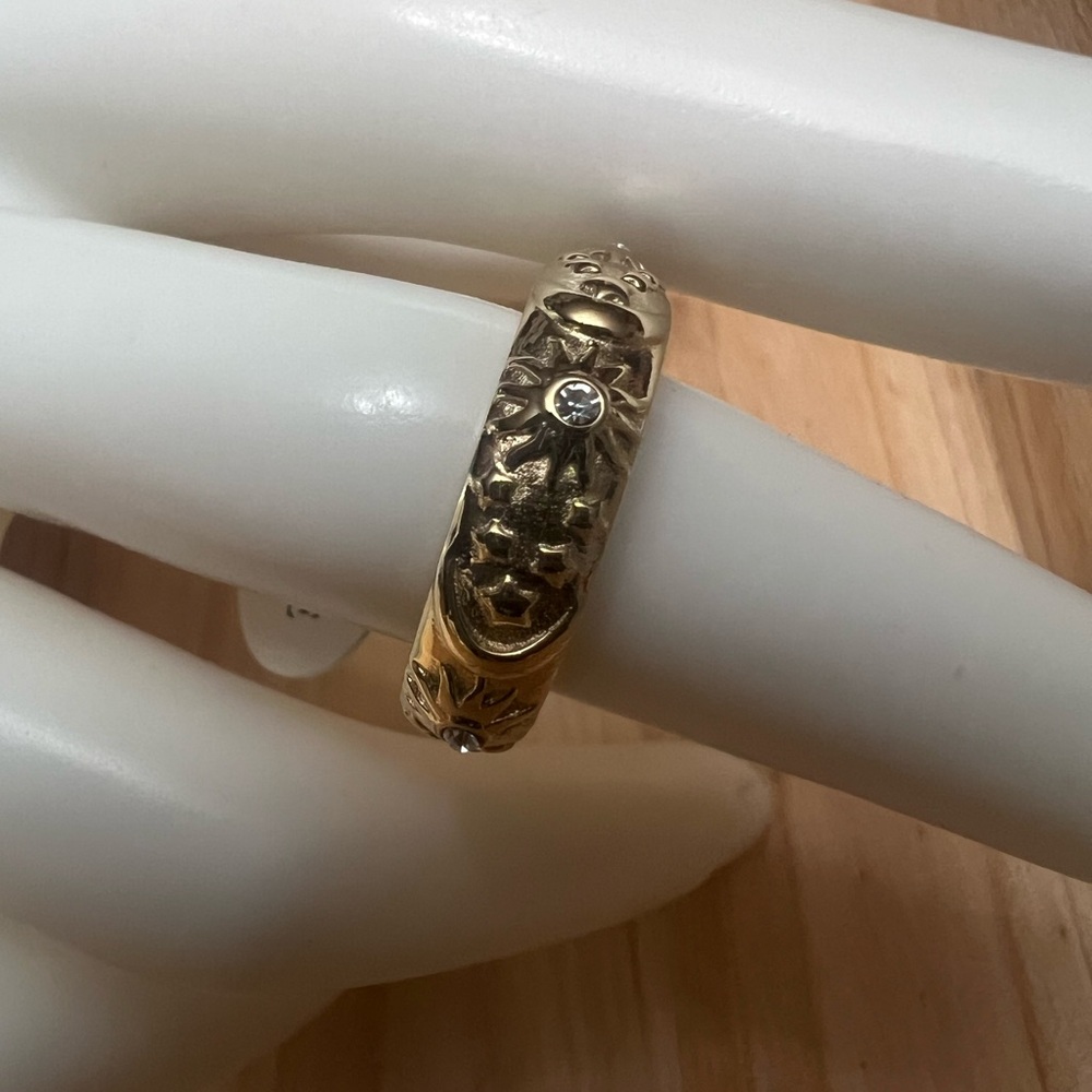 💕18k gold plating stainless steel genuine crystal ring.
